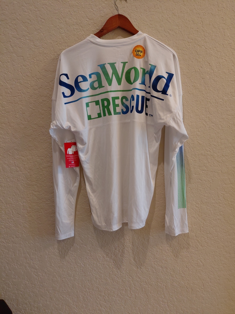 Men's Spirit Jersey Sz Medium Performance LS Sea World Blue/Green Logo NWT